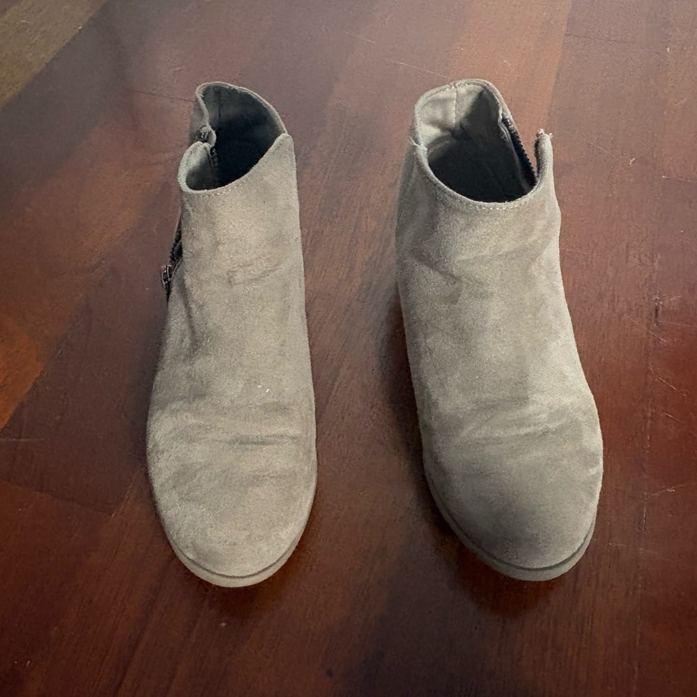 Kids Gray Suede Boots